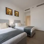 Spacious 2Br Apartment With Community View
