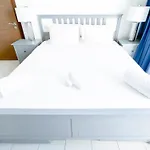 Stunning & New 1B Apt With Balcony & View Dubai