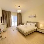 Jvc Emirates Garden Quickstay Homes 32