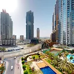 Marina Tower - Chic One Bedroom