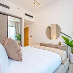Easygo - Binghatti Heights 1Br Comfortable