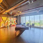 Chic Apt I Great Amenities I Modern Living