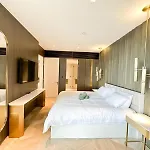 Luxury Stay At Five Palm Residence