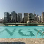 Studio Retreat With Canal And Burj Khalifa Views