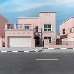 Nad Al Sheba 3 - 5Br Villa - Allsopp&Allsopp