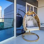 Luxury Top Floor Apt With Full Burj Khalifa View