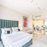 Stunning High Floor Studio Apartment In Businessbay