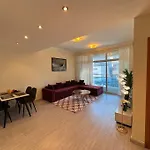 Stylish 1 Bedroom Apartment In Marina