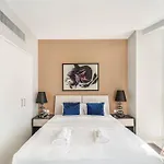 Tranquil Studio With Golf View