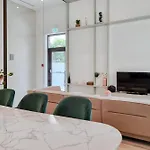 Modern & Relaxing One Bedroom Apartment