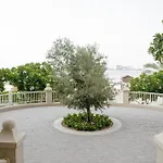 2Bdr Luxury Apartment In Palm