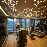 Luxurious 2Bdr Apartment In Paramount Towers With Burj Khalifa Views