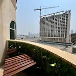 Dubai Charming Private Apartment