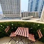 Dubai Charming Private Apartment