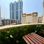 Dubai Charming Private Apartment