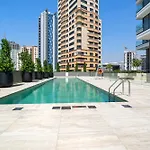 Waves - Cityscape Balcony Views And Cozy Comfort In Dubai