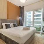 Luxury 3 Bedroom Condo Near Beach In Marina