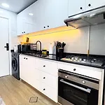 Dubai Marina - Modern Classic Studio Apartment
