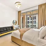 Downtown Dubai With Burj Khalifa View Haven Heights Holiday Homes