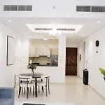 Furnished 1Bedroom Apartment Equipped Kitchen Near Airport & Metro Idea For Family And Business
