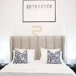 Furnished 1Bedroom Apartment Equipped Kitchen Near Airport & Metro Idea For Family And Business