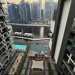 Luxury 1Br Apartment, Canal View