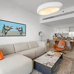 Luxurious 2Br With Amazing Marina View & Large Patio