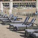 Palm Jumeriah - 4 Bedroom Apt - Beachfront Living