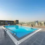 Modern Studio Oasis In Vibrant Dubailand