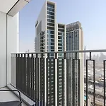 Livbnb- Your Home Looking Over Burj & Fountainview