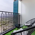 Elegant High Floor One Bedroom Apartment Next To Dubai Mall