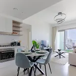 Elegant High Floor One Bedroom Apartment Next To Dubai Mall