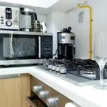 Brown Stone Holiday Homes Glamz