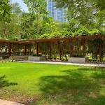Luxe | Luxury 2Br | Creek View | Modern & Cozy