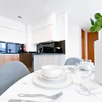 Cozy & Chic 1Bedroom Apartment With City View Dubai