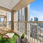 Chalet Homes Apartment Near Burj Khalifa And Dubai Mall