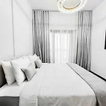 Upgraded 1Bdr Apt In Mag 930 , Al Merkadh Dubai