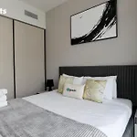 Higuests - Marina Retreat, Luxurious 3Br Steps From The Beach