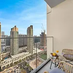Al-Fannan At Burj Royale - Best Downtown Dubai City View - Brand New Luxury 1 Bedroom Apartment