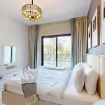 Primestay - 1Br Plus Study Room In Eleganz - Jvc