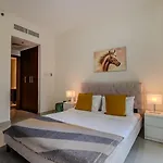 Spacious 1Bdr Apartment Downtown I Standpoint Tower
