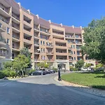 Cozy 1-Bedroom Apartment For 5 In Motor City!