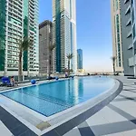 Dazzling 2-Bedrooms With Eye-Catching Artwork In Dubai Marina!