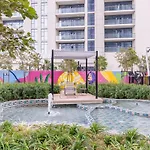 Glamorous 2-Bedroom Apartment With Dubai Skyline Views In Business Bay