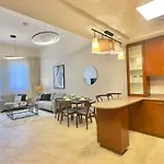 Spacious 1 Bedroom Apt In Motor City - Sherlock House 2 By Vibel