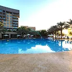 Waterfront 2Br Apartment With Assistant Room In Dream Palm Residence, Palm Jumeirah By Deluxe Holiday Homes
