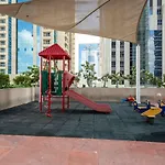 Upgraded Stylish Living With Private Steam Room