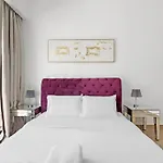 Urban Luxury Furnished 1 Bhk With Gym And Pool Access