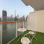 Apartment In Business Bay With Stunning Views Of Burj Khalifa & Canal