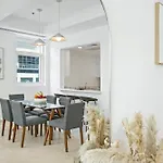 Dayf-Ali City\'S Heart Chic 1 Bedroom Huge Terrace And Great Access